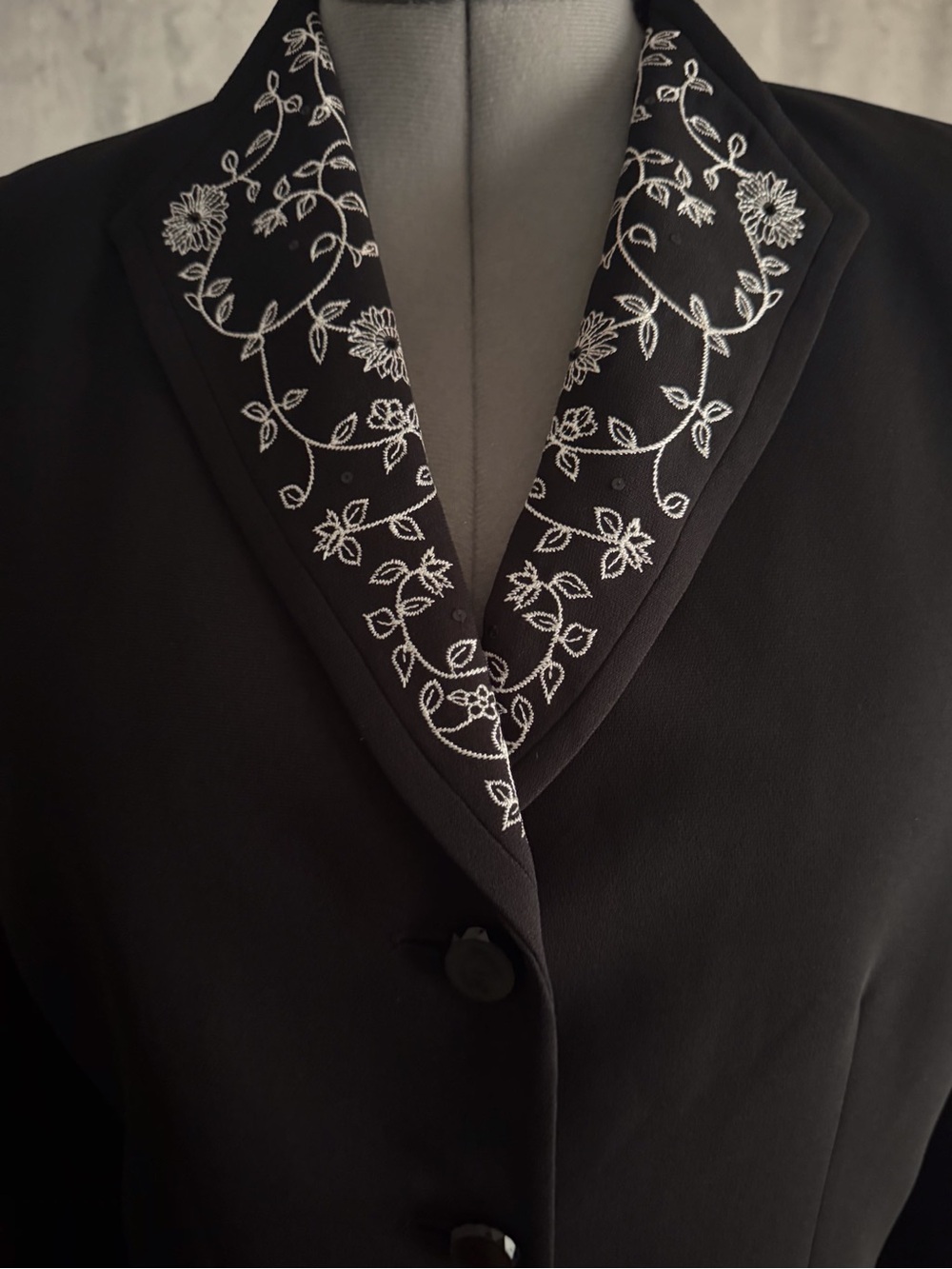 VTG Kasper ASL Skirt Suit Black Floral Contrast Embroidery Evening Cocktail Sz14 - Picture 4 of 14